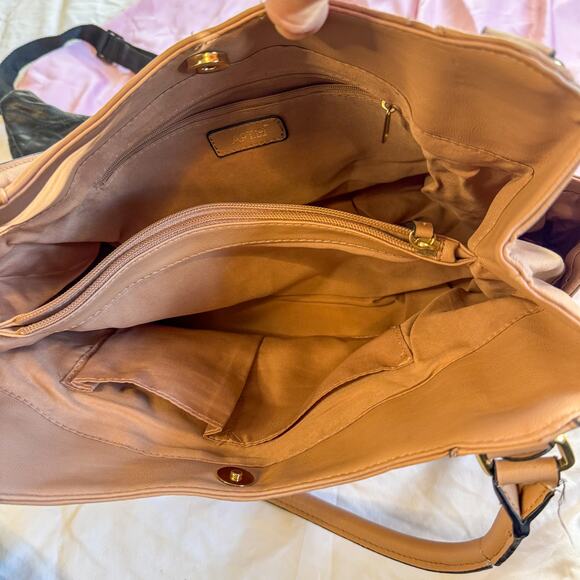 4-Piece Maximal Handbag Bundle Apt. 9 Color Block Tote, Belt Bag, Crossbody Lot - Picture 10 of 14